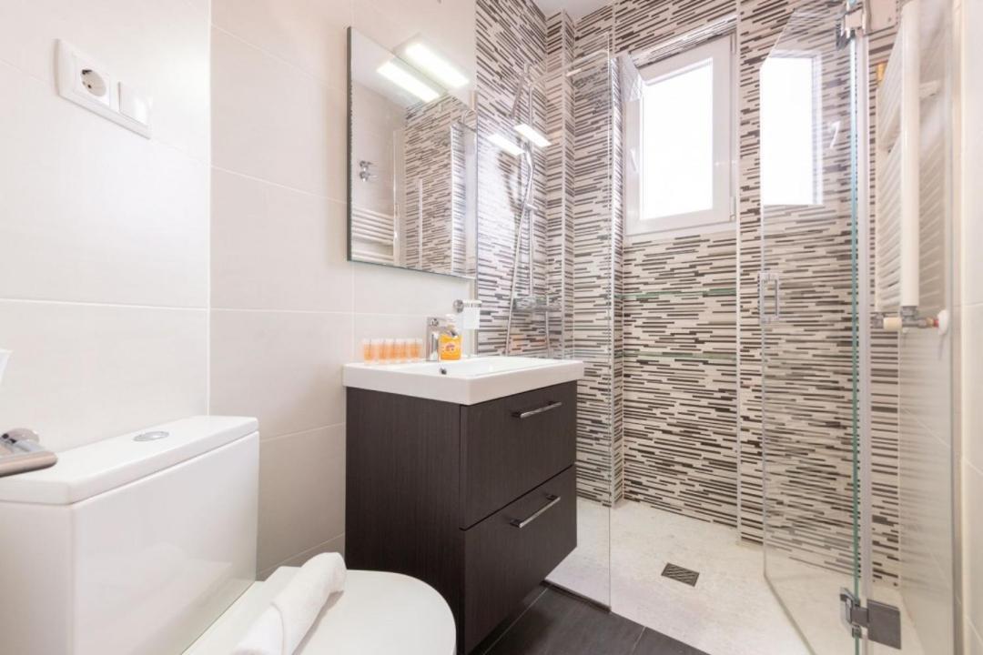 2Bd 1Bth Furnished - Nuevos Ministerios Lägenhet Madrid Exteriör bild
